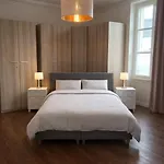 Kvs Concept- Premium & Accueil Professionnel לינה וארוחת בוקר 4*