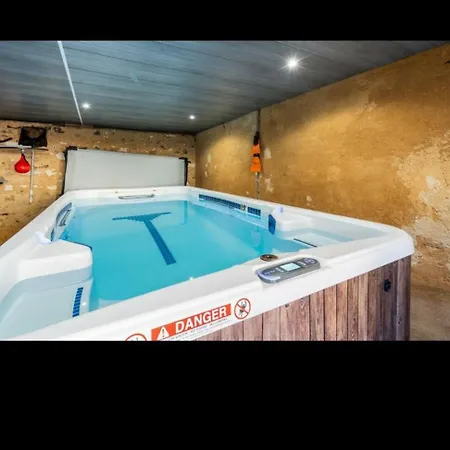 Maison De Maitre Proche Circuit 24 Hrs Du Mans Bed & Breakfast *