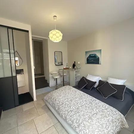 Maison De Maitre Proche Circuit 24 Hrs Du Mans Bed & Breakfast *