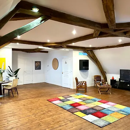 Maison De Maitre Proche Circuit 24 Hrs Du Mans Bed & Breakfast